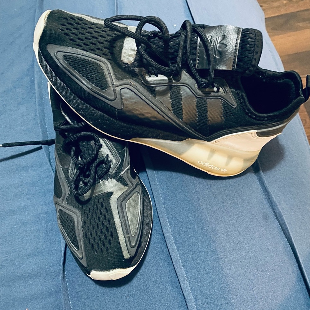 Adidas Kids sneakers 5.5 US